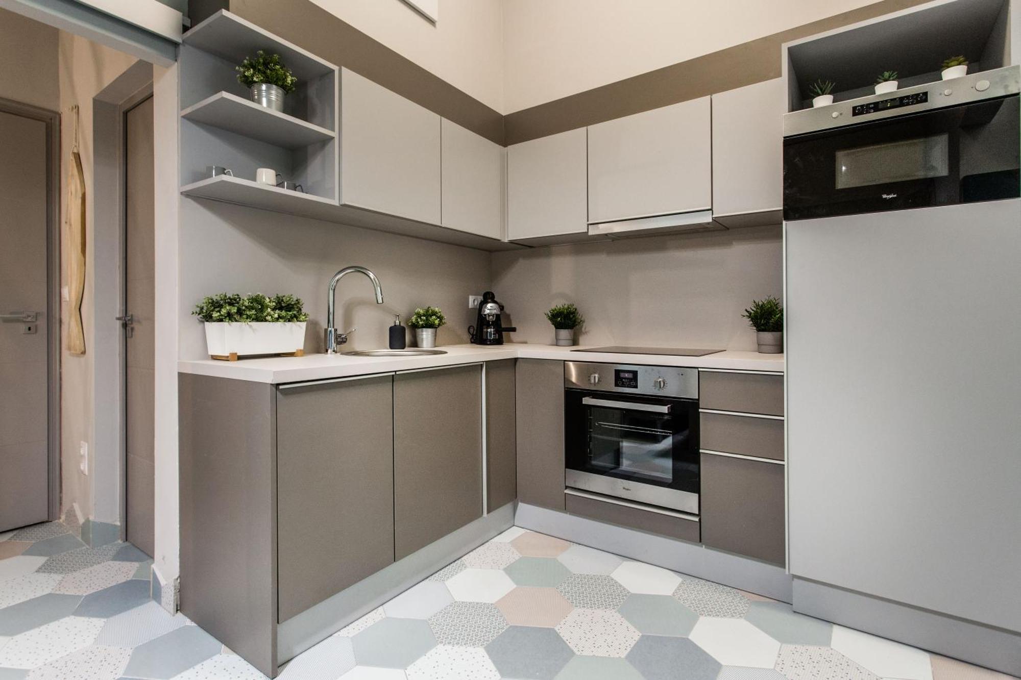 Elegant Duplex Near Greenery Apartman *