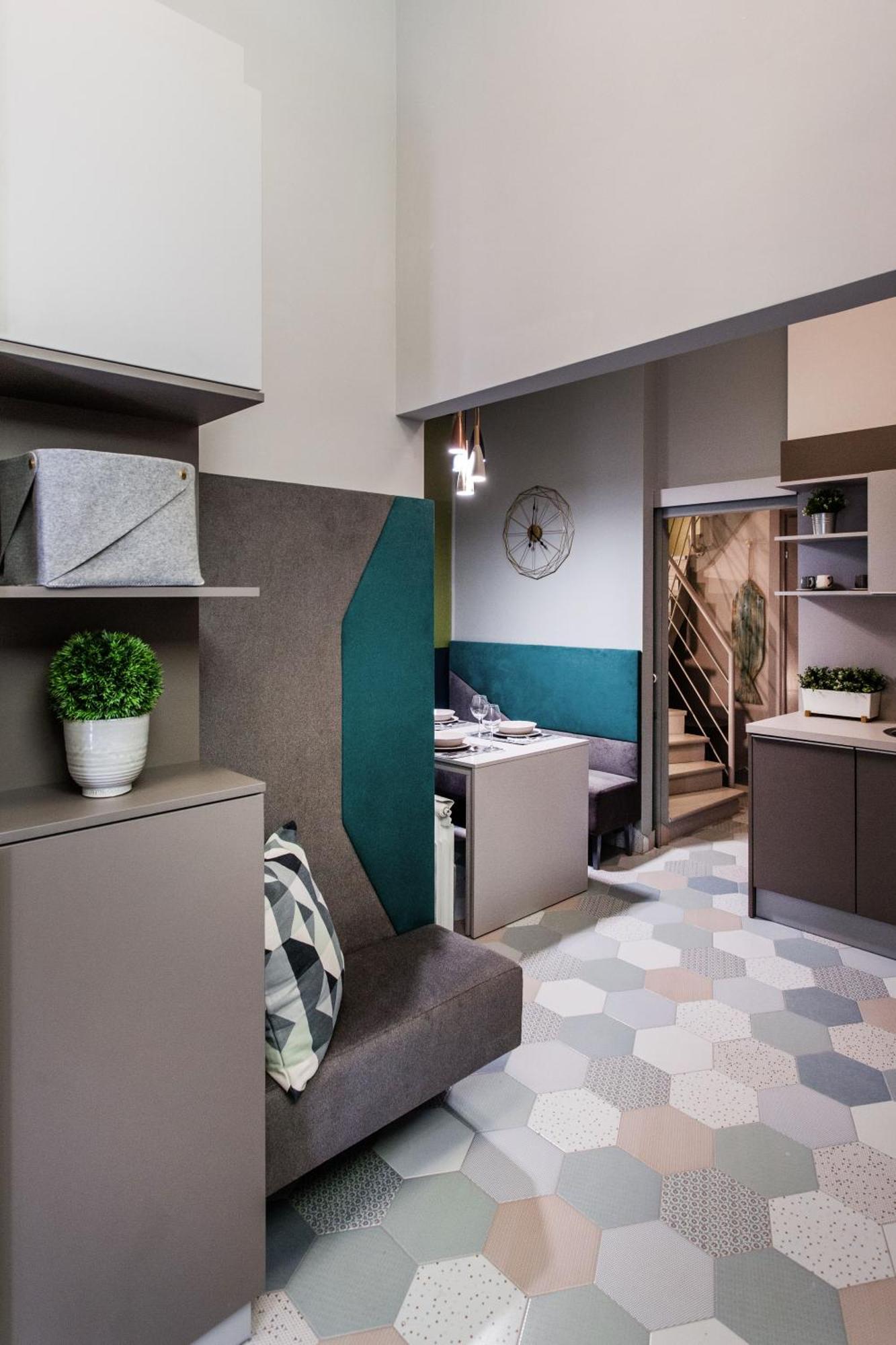 Elegant Duplex Near Greenery Apartman
